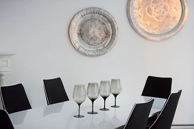 Alto Psyrri Penthouse By K&k Daire